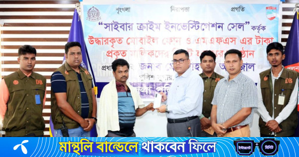 ঝিনাইদহে প্রতারণার অর্ধলাখ টাকাসহ  ৫৭ মোবাইল উদ্ধার