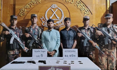 বিজিবির অভিযানে পিস্তল-গুলি উদ্ধার, রোহিঙ্গাসহ আটক ২