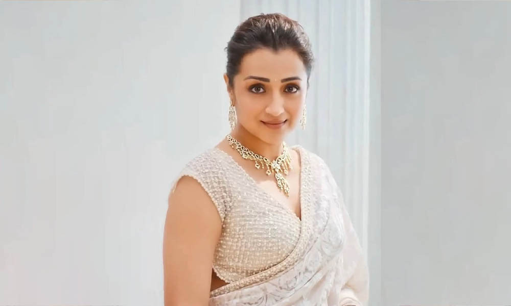 অভিনেত্রী তৃষার বাড়িতে বোমা হামলার হুমকি