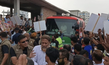 প্রধানমন্ত্রীর গাড়িবহর থামিয়ে বিএনপি নেতার মুক্তি দাবি