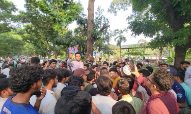 ভাড়া নিয়ে তর্কে চবি শিক্ষার্থী মারধরের শিকার, সিএনজি চলাচল বন্ধ