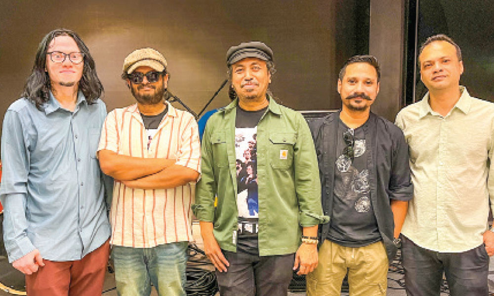 কলকাতার মঞ্চে মেঘদল ও চন্দ্রবিন্দু