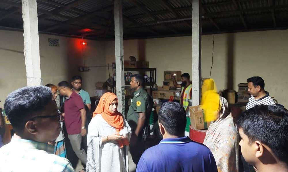 ‘তেল নেই’ লেখা গুদামে মিলল ৪ হাজার লিটার ডিজেল