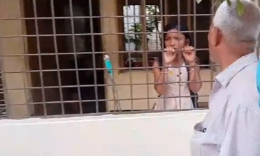 ‘ছুটির ঘণ্টা’ সিনেমার পুনরাবৃত্তি