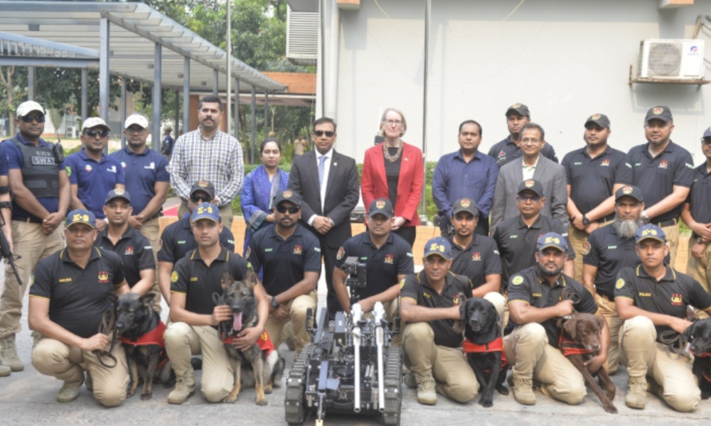 ডিএমপির সিটিটিসি পরিদর্শন করেছেন যুক্তরাজ্যের হাইকমিশনার সারাহ কুক