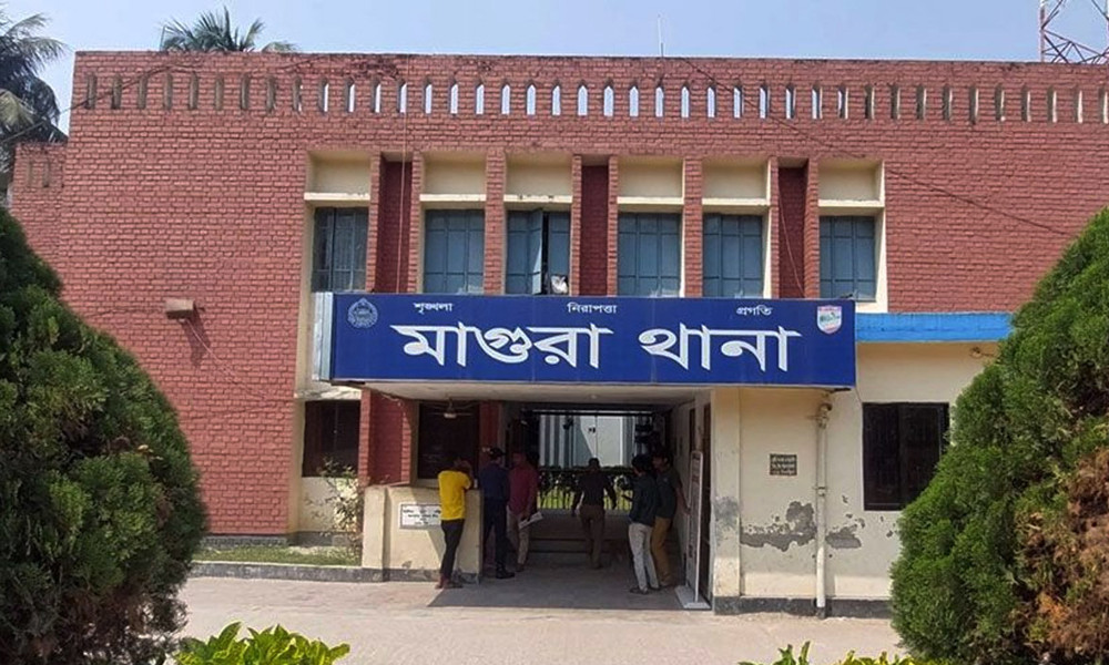 বাসের টিকিটের টাকা ফেরত চাওয়ার জেরে সংঘর্ষ, আহত ৪