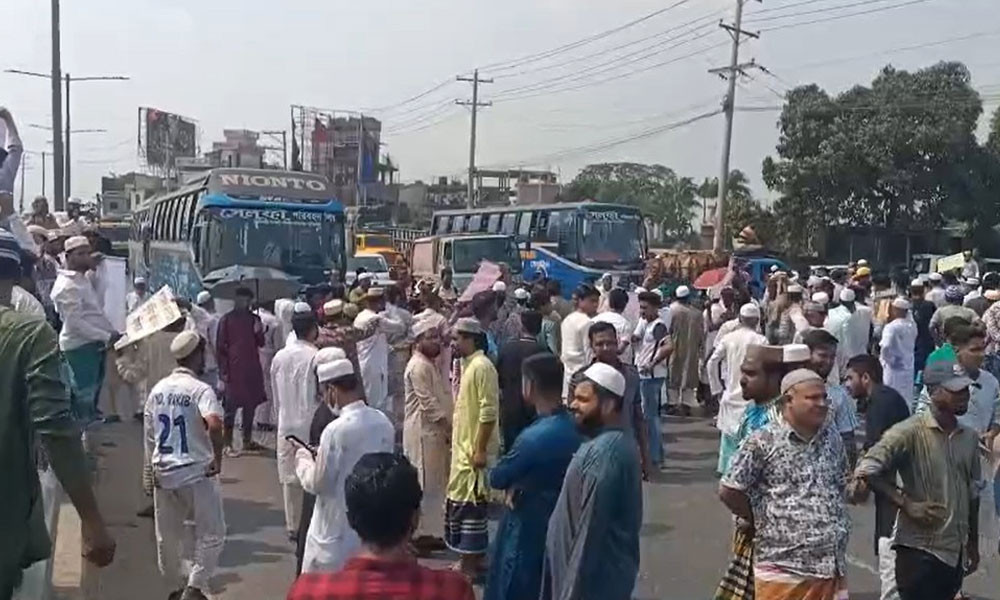 ১০ মাস ধরে গ্যাস সংযোগ বন্ধ, মহাসড়ক অবরোধ