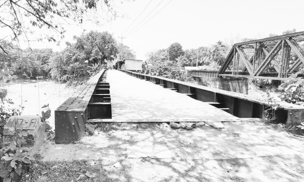 সেতু যেন আজ মৃত্যুফাঁদ