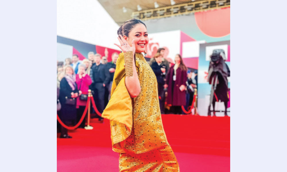 মস্কোর লাল গালিচায় ঢাকার ভাবনা