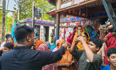 সরকার কখনোই অভাব আছে স্বীকার করে না : হাসনাত আব্দুল্লাহ