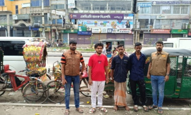 কেরানীগঞ্জে গাড়ি চুরি চক্রের ৩ সদস্য গ্রেপ্তার, সিএনজি ও অটোরিকশা উদ্ধার