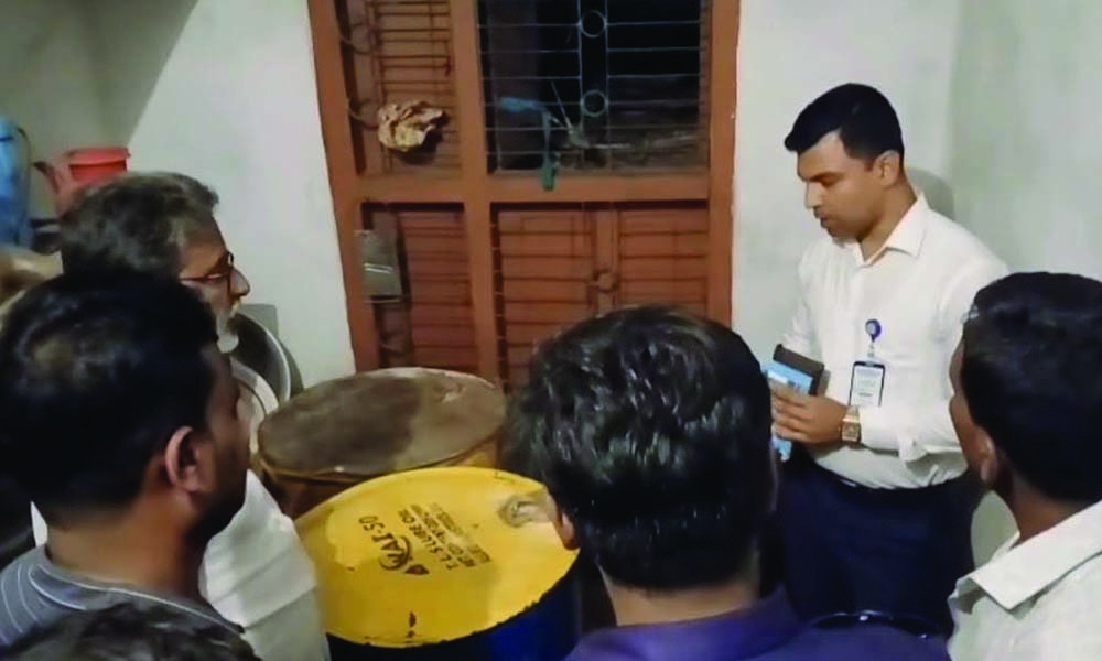 আলমডাঙ্গায় অবৈধ ডিজেল মজুদ, জেল-জরিমানা