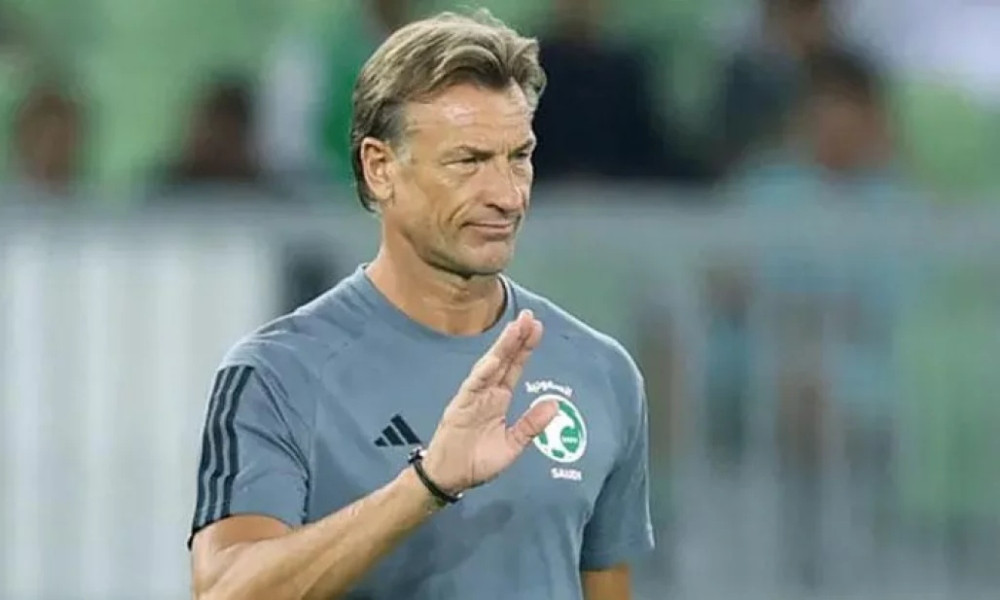 দলের বাজে পারফরম্যান্সের জেরে বরখাস্ত হলেন সৌদি কোচ