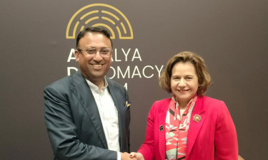 তুরস্কের উপপররাষ্ট্রমন্ত্রীর সঙ্গে পররাষ্ট্র উপদেষ্টার বৈঠক