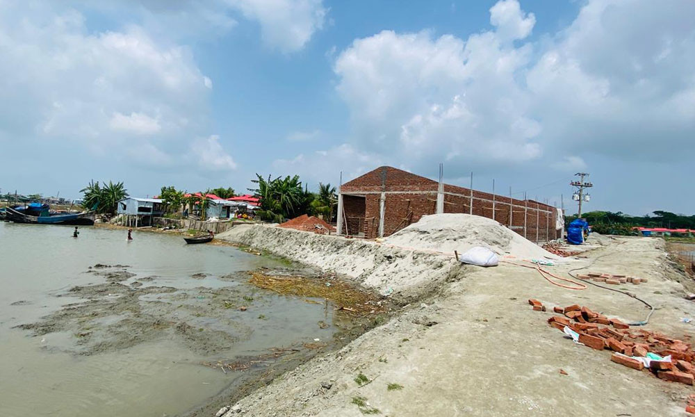 আশ্রয়ের পাশে নদী হারানোর শঙ্কা মান্তাদের