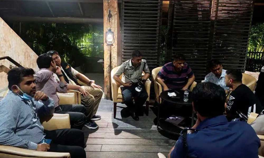 গাজীপুরের আলোচিত ভাওয়াল রিসোর্টে অভিযান, মাদকসহ গ্রেপ্তার ৬