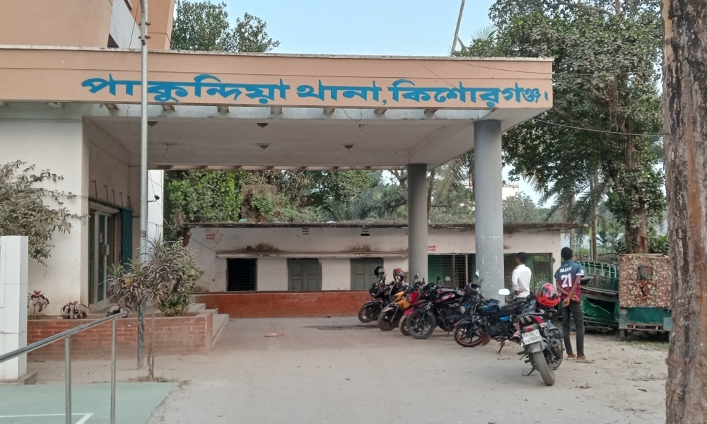 কিশোরগঞ্জে পুলিশের ওপর হামলা: ১ হাজারের বেশি গ্রামবাসীর বিরুদ্ধে মামলা