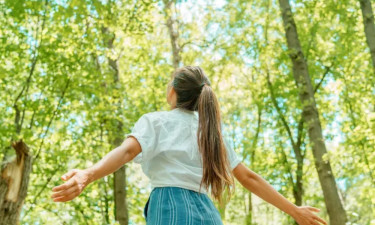 কেন সবুজের মাঝে হাঁটলে মন ভালো হয়? বিজ্ঞান যা বলছে