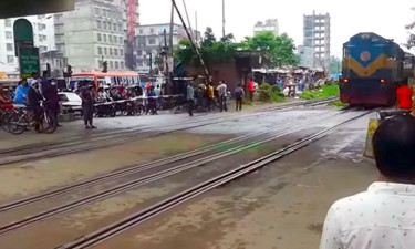 মালিবাগে ট্রেনের ধাক্কায় পথচারীর মৃত্যু