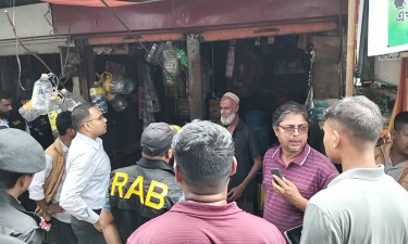 বরিশালে তেল মজুদ করার অপরাধে ২ ব্যবসায়ীকে জরিমানা