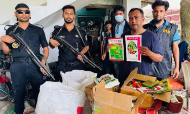 যশোরে কীটনাশক ও সার মজুদ, ব্যবসায়ীকে লাখ টাকা জরিমানা