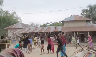 তাড়াশে পুকুর দখল নিয়ে সংঘর্ষ, আহত অন্তত ২০