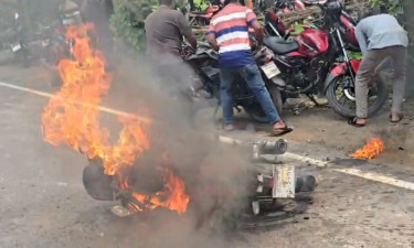 কুড়িগ্রামে ফিলিং স্টেশনে আগুন, পুড়ে ছাই মোটরসাইকেল