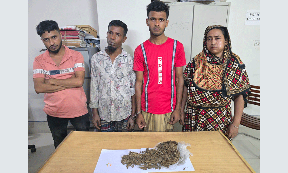 বাউফলে নারীসহ ৪ মাদক কারবারি আটক, গাঁজা-ইয়াবা উদ্ধার