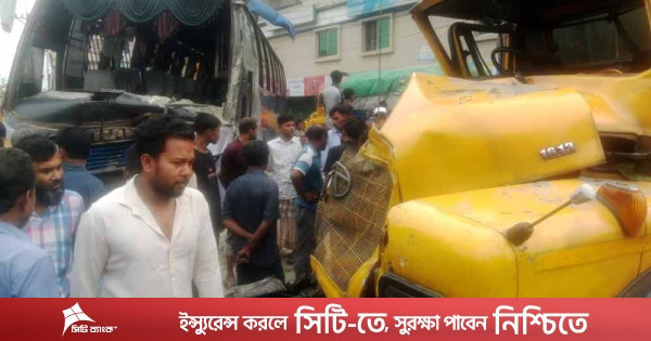 ঘাটাইলে বাস-ট্রাক সংঘর্ষ, নিহত ২