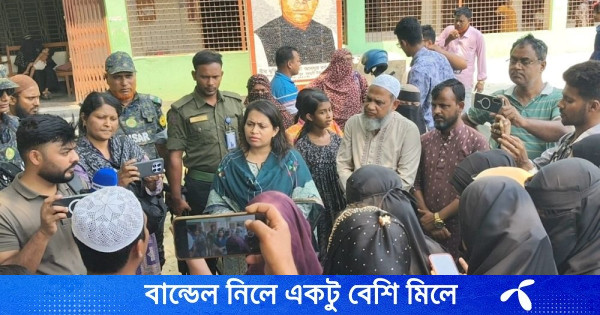 রাত পোহালেই এসএসসি পরীক্ষা, তবে শিক্ষার্থীদের প্রবেশপত্র না দিয়ে টাকা নিয়ে উধাও শিক্ষক