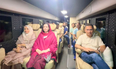 বগুড়ার পথে প্রধানমন্ত্রী