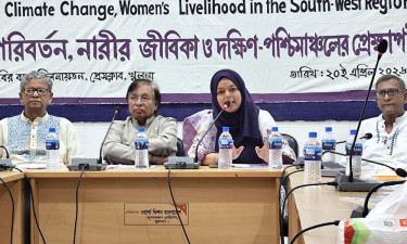 উপকূলে নারীর জীবিকা টিকিয়ে রাখতে উদ্যোগ জরুরি