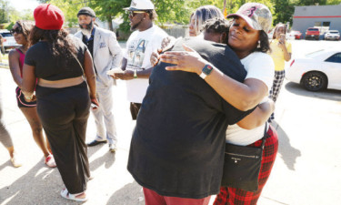 সাত সন্তানসহ আট শিশুকে গুলি করে হত্যা করেছেন এক ব্যক্তি