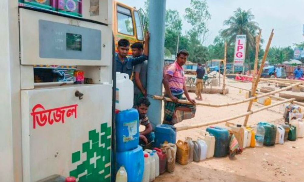 লোডশেডিং-জ্বালানিসংকটে পুড়ছে কৃষকের ধান