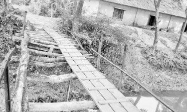 অবিলম্বে সেতু চাই