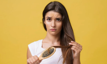 চুলে রং করার পর রুক্ষতা ও ক্ষতি এড়াতে যা করণীয়