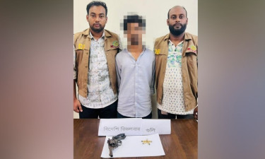 চট্টগ্রামে গুলিসহ পাকিস্তানি রিভলবার উদ্ধার, গ্রেপ্তার ১