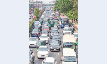 রাজশাহী-নাটোরের মালিকদের দ্বন্দ্বে বাস বন্ধ, দুর্ভোগ