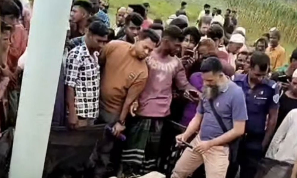 এবার ভুট্টাক্ষেত থেকে গলা কাটা লাশ উদ্ধার