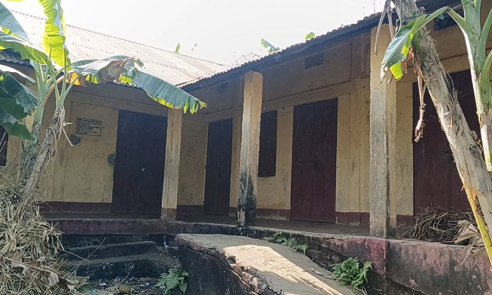 বিদ্যালয়গুলোতে আজ আর ঘণ্টা বাজে না