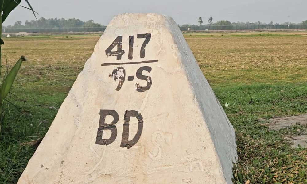 ৮ ঘণ্টা পর সেই ২ স্কুলছাত্রকে ফেরত দিল বিএসএফ