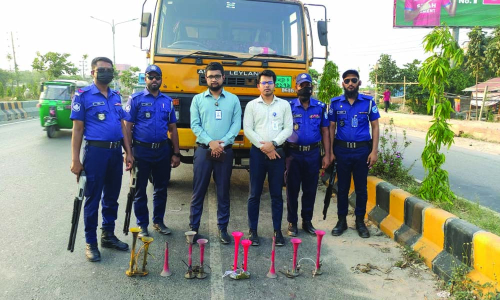 নারায়ণগঞ্জে শব্দদূষণ রোধে পাঁচ হর্ন জব্দ, জরিমানা