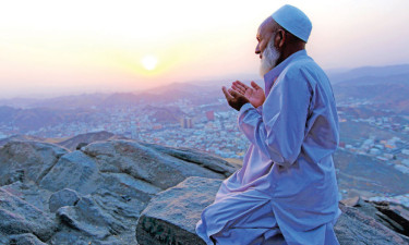 মক্কা ও মদিনায় যেসব আমল বেশি করবেন