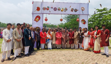 ইস্টার্ন ইউনিভার্সিটিতে নববর্ষ উদযাপন