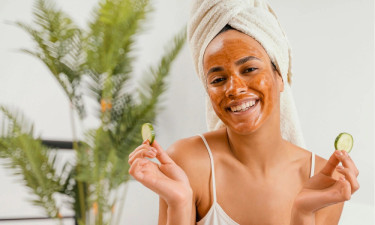 গরমে ত্বকের যত্নে যেসব ভুল এড়িয়ে যাওয়া জরুরি