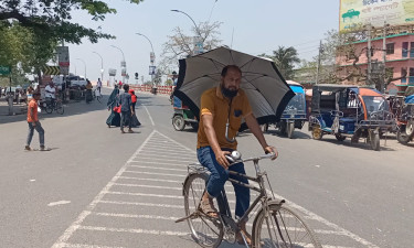 চুয়াডাঙ্গায় মৃদু তাপপ্রবাহে কষ্টে শ্রমজীবী মানুষ