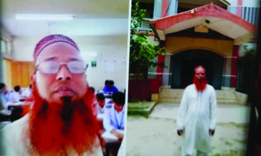 এসএসসি পরীক্ষার হলে স্বাস্থ্য কর্মকর্তার সেলফি!