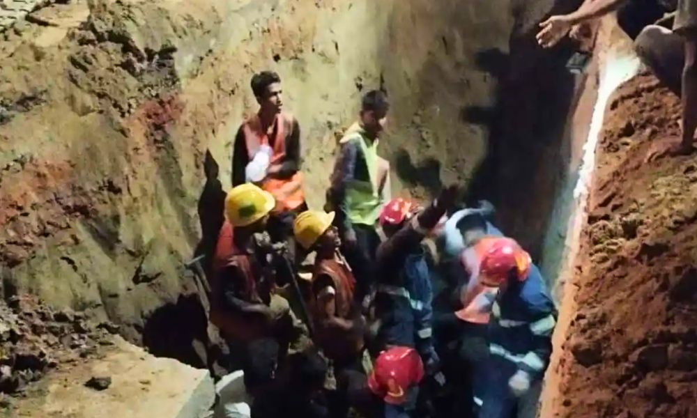 চট্টগ্রামে ওয়াসার প্রকল্পের মাটি ধসে ২ শ্রমিকের মৃত্যু