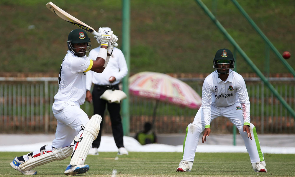 তিন দিনে জিতল নর্থ, জয়ের সুবাস পাচ্ছে ইস্টও