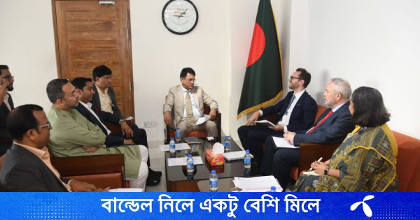 যুক্তরাজ্যে শিক্ষাবৃত্তি আরো বিস্তৃত করার আহ্বান শিক্ষামন্ত্রীর